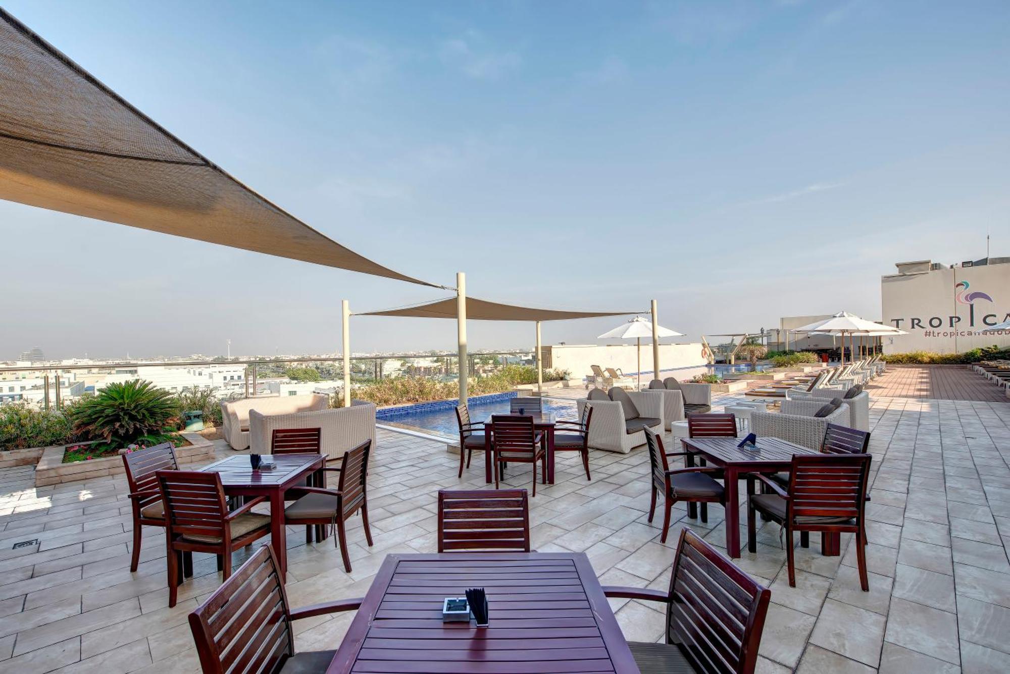 Metropolitan Hotel Dubai Exterior foto