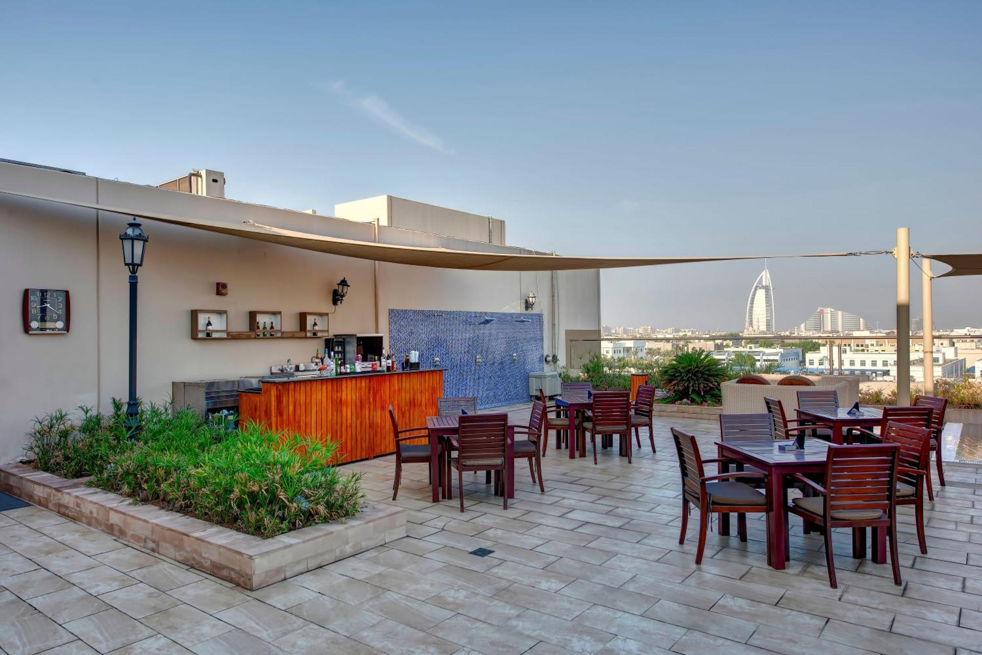 Metropolitan Hotel Dubai Exterior foto